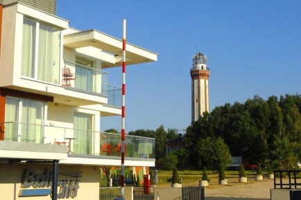 Leuchttürme an der polnischen Ostsee - hier der Leuchtturm von Niechorze