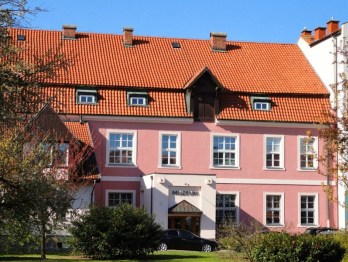 Sie sehen das ehemalige Braunschweigsche Palais in Kolberg