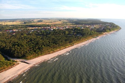 Sie sehen die Küste bei Jaroslawiec in Polen