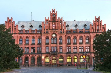 Sie sehen das historische Postamt von Koszalin (Köslin)