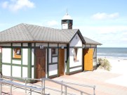Zentrale Toiletten am Strand